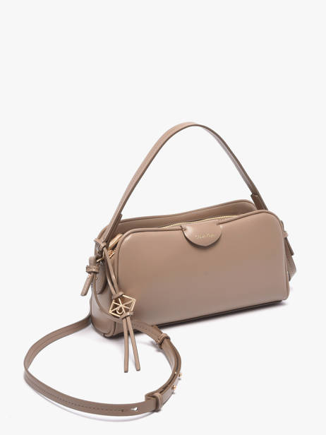 Cross Body Tas Emblem Trio Polyurethaan Calvin klein jeans Beige emblem trio 4F3370G ander zicht 2