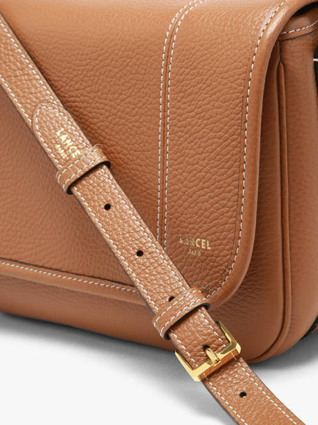 Cross Body Tas M Victoire Leder Lancel Bruin victoire A13992 ander zicht 3